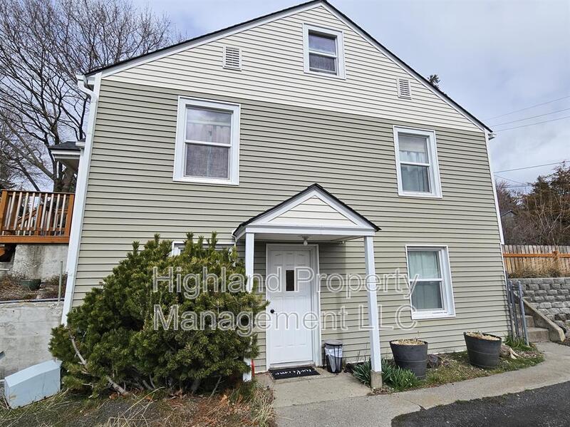 Pullman Condo: 1160 1/2 NE Lake St