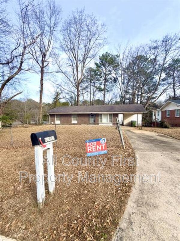 Atlanta House: 3236 Renault Rd SE