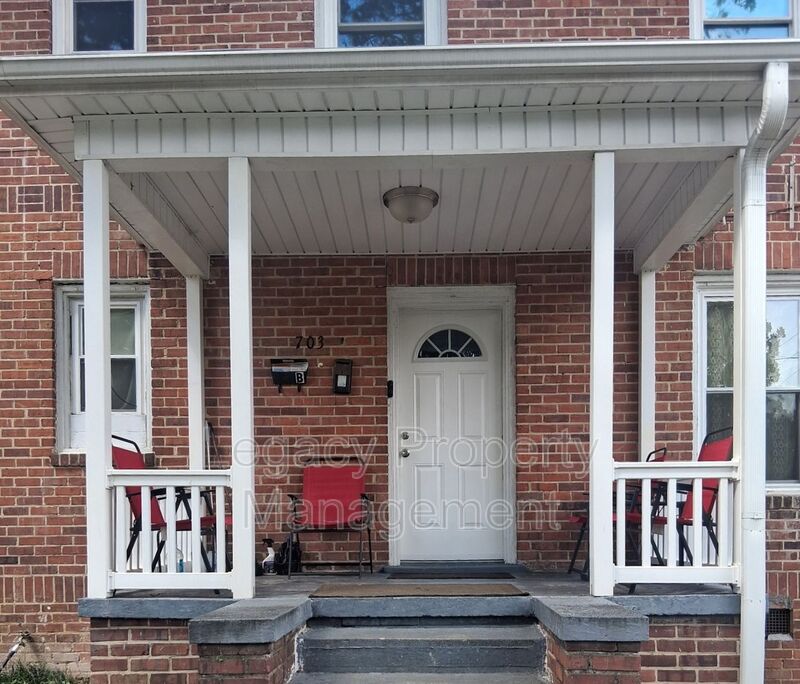 Burlington Condo: 703 Askew Street