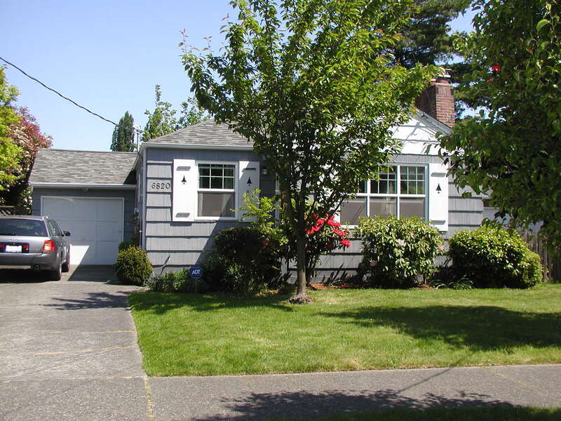 Seattle House: 6820 Ravenna Ave NE