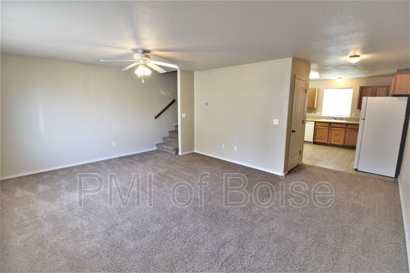 Nampa Townhome: 1031 E Iowa Ave