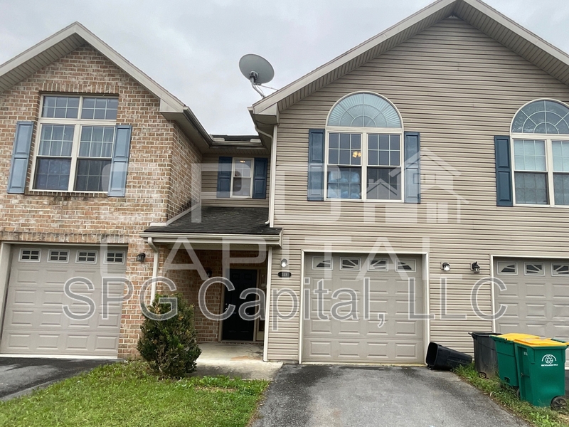 Chambersburg House: 348 Channing Drive