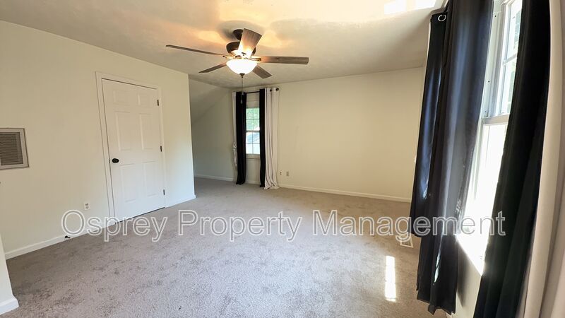 Spacious 4-Bedroom Cul-de-Sac Home with Fenced Yard! - Photo 5