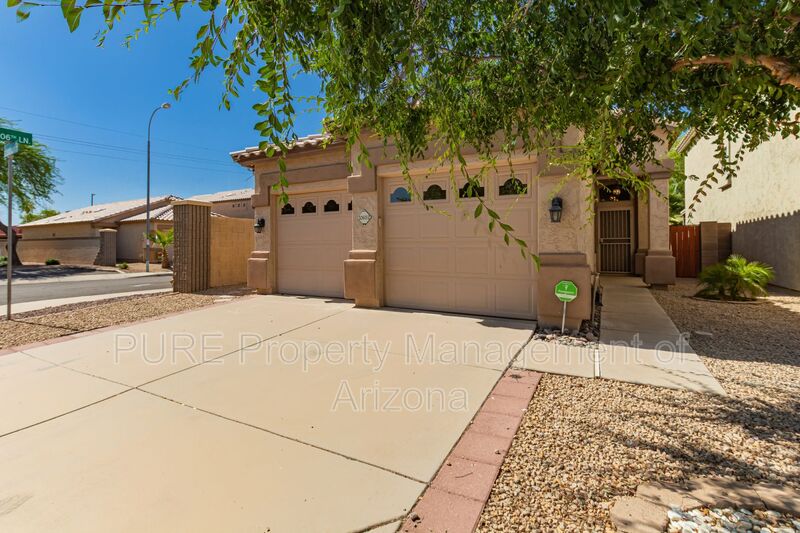 Avondale House: 10652 W Coronado Rd