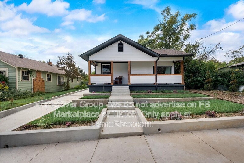 Dallas House: 1124 E 11th St