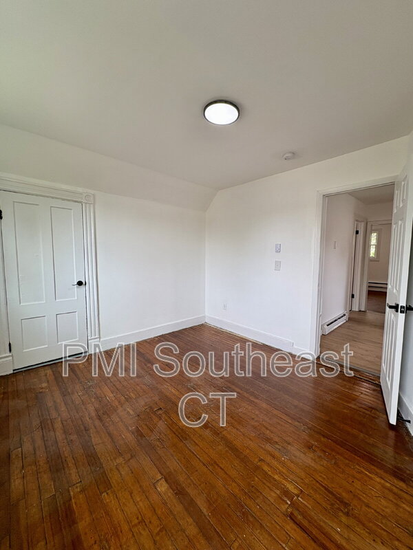 New London Condo: 7 Griswold Court