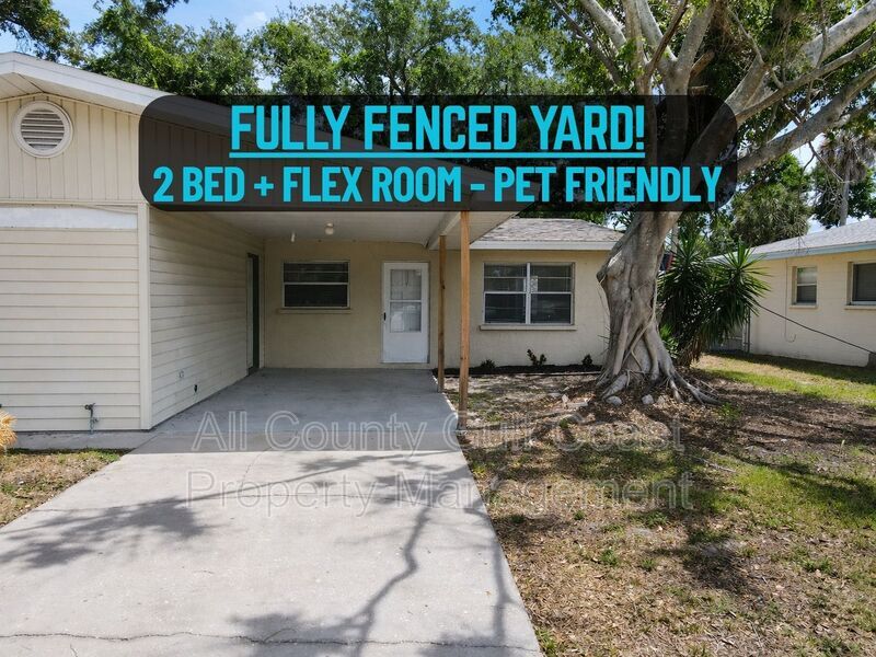 Bradenton House: 4727 34th St W