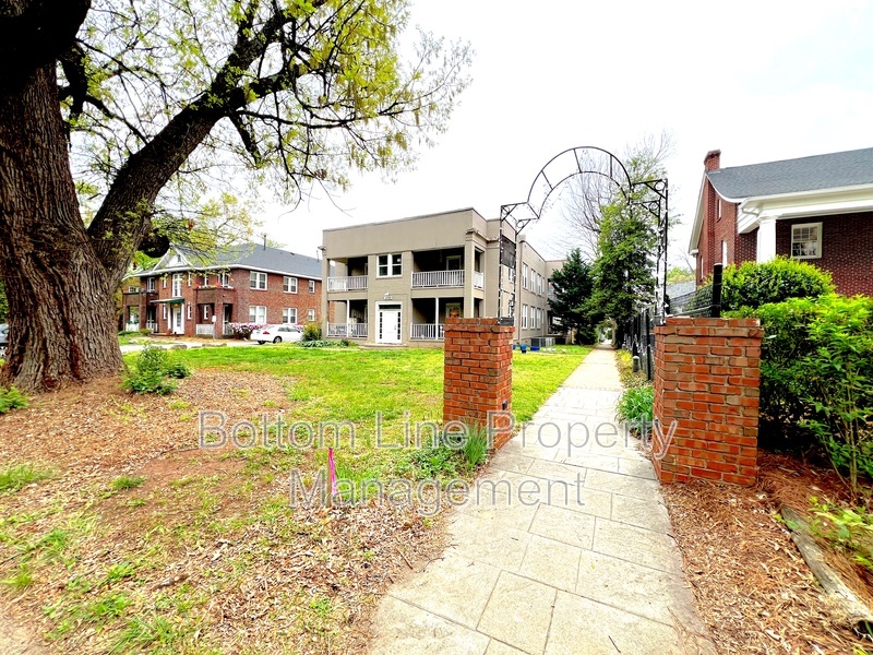 Charlotte Condo: 2100 7th St