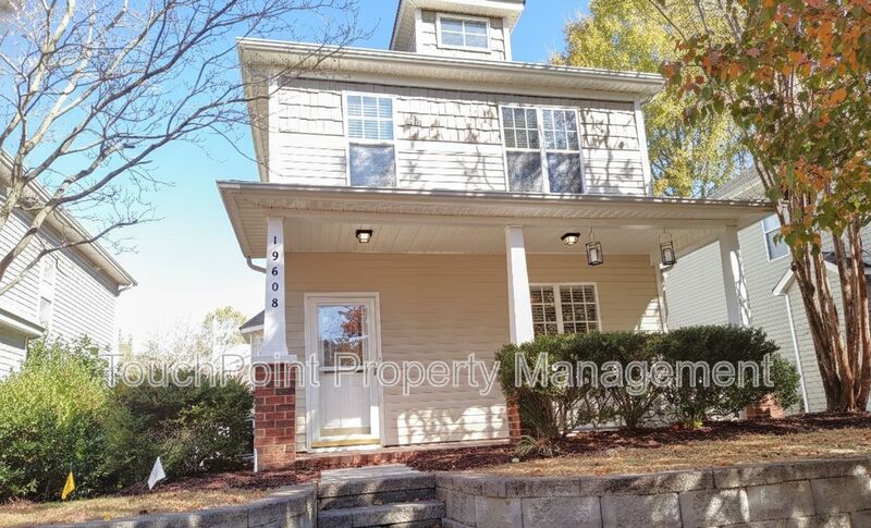 Cornelius House: 19608 Feriba Place