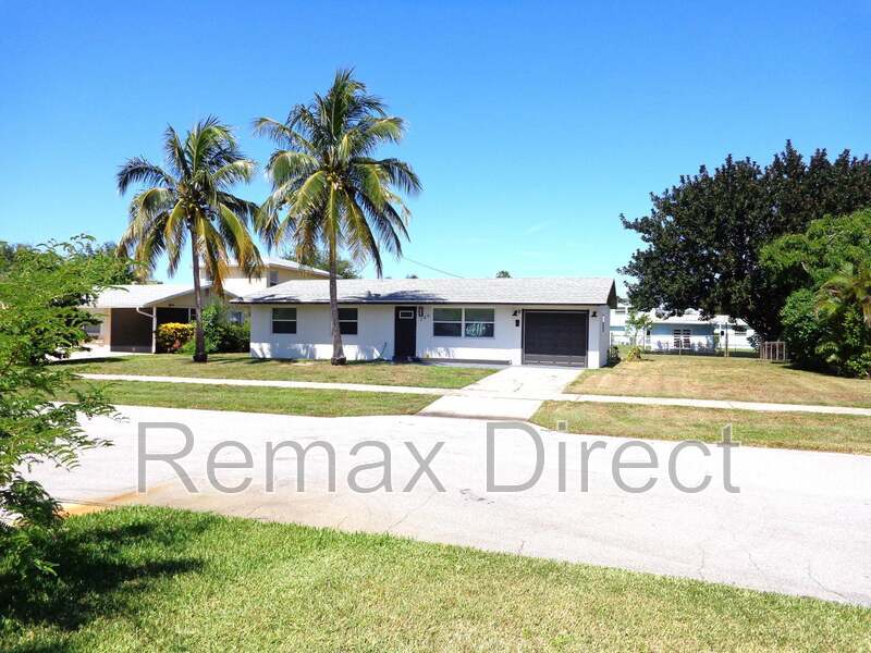 NORTH PALM BEACH House: 744 Buttonwood Road