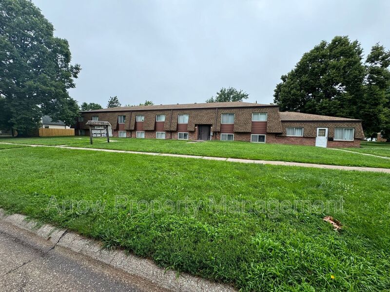 York House: 1725 North Iowa Ave