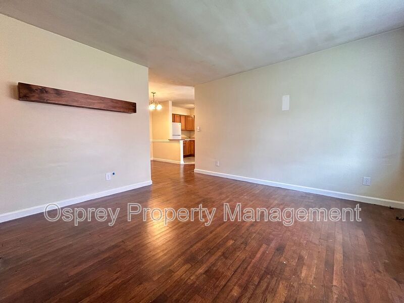 Charming 2 Bedroom Duplex Near Norfolk Naval Base –