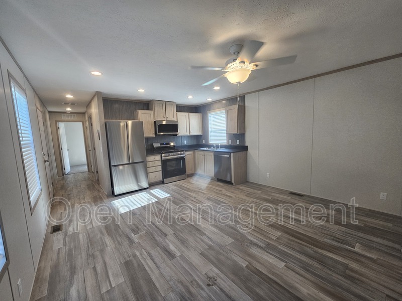 Bismarck House: 700 S 12th St