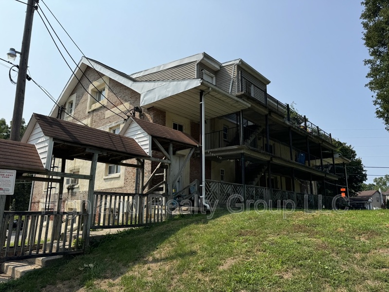 Columbia Condo: 1889 Habecker Road