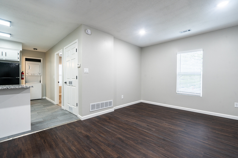 Lawrence Condo: 911 Ohio Street - 3