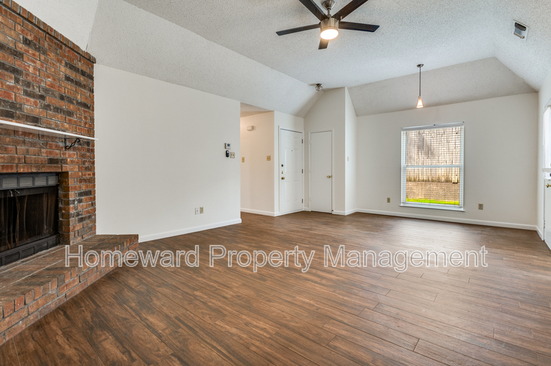 Euless House: 234 South Pipeline Road West