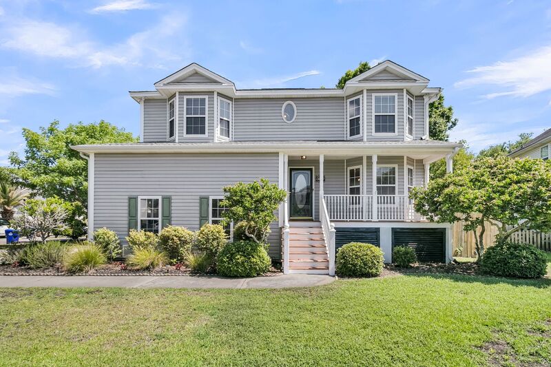 Charleston House: 1574 Ocean Neighbors Blvd