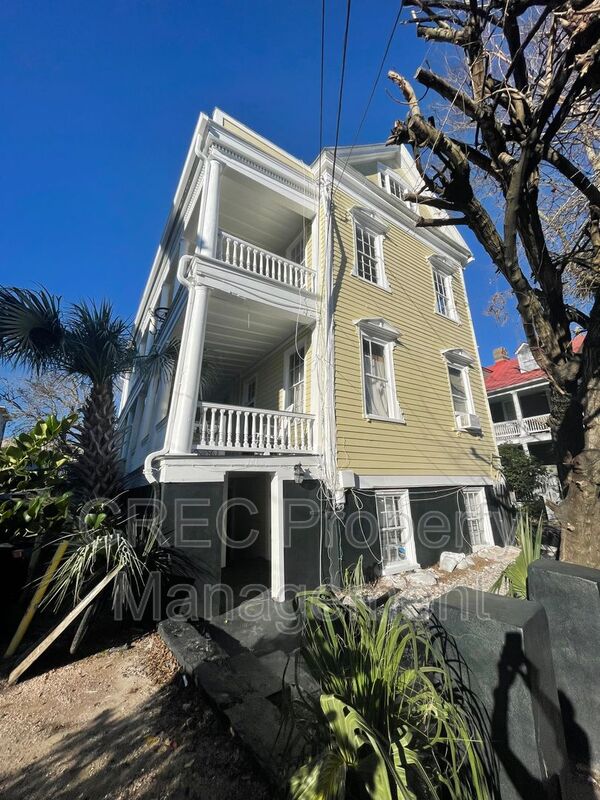 Charleston Condo: 121 Smith Street