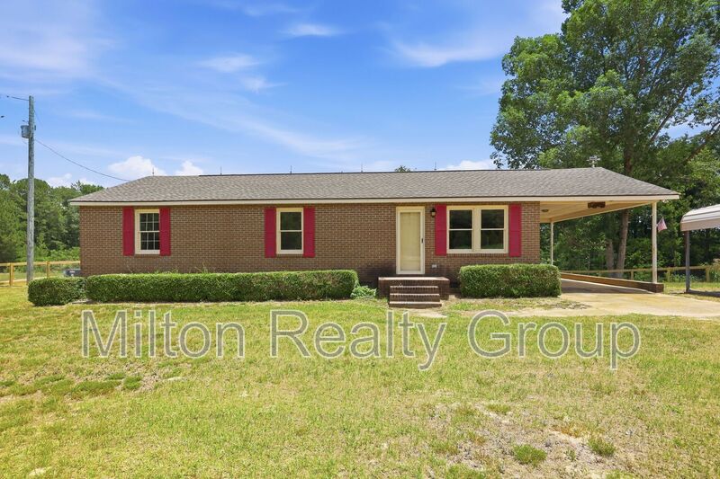 Broadway House: 763 Tingen Road