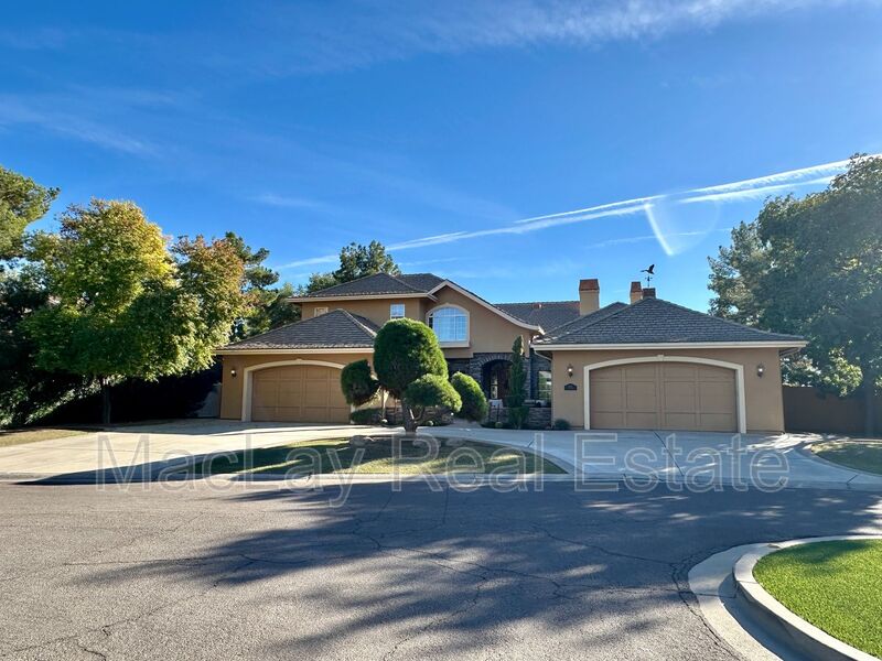 Chandler House: 5711 W Linda Lane