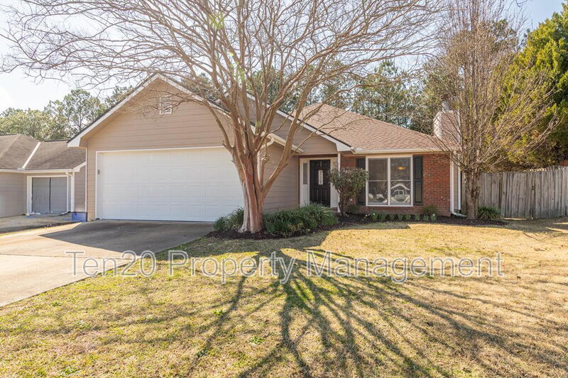 Columbus House: 7240 Midland Chase Loop