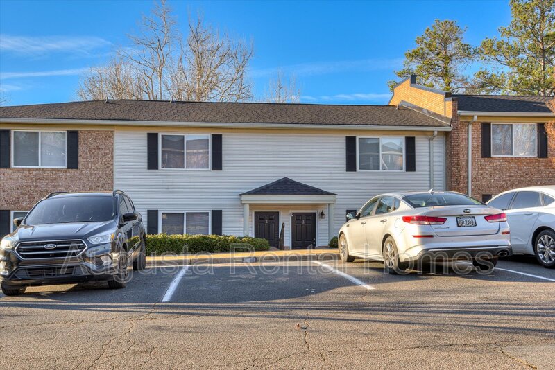 Augusta Condo: 2905 Arrowhead Drive - E2