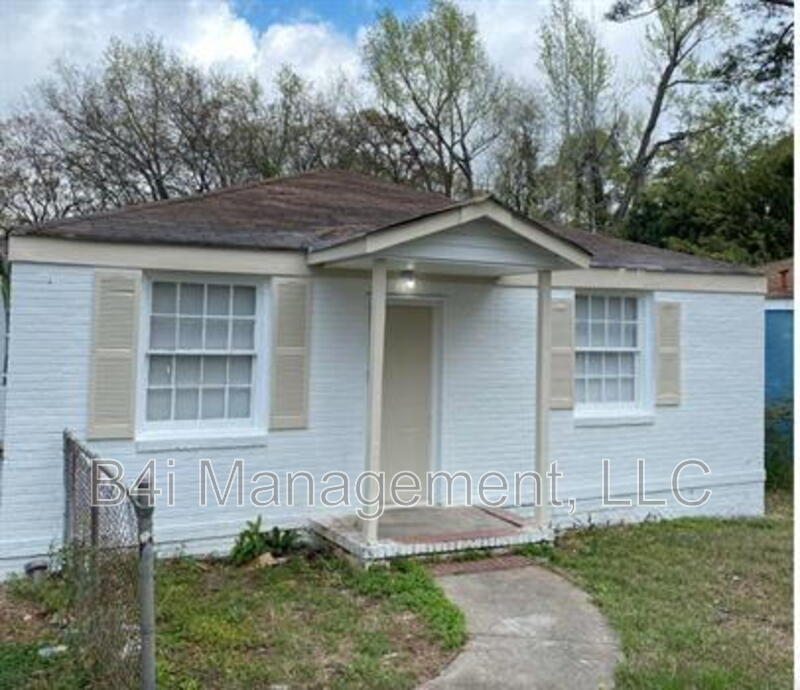 Columbus House: 159 Munson Drive