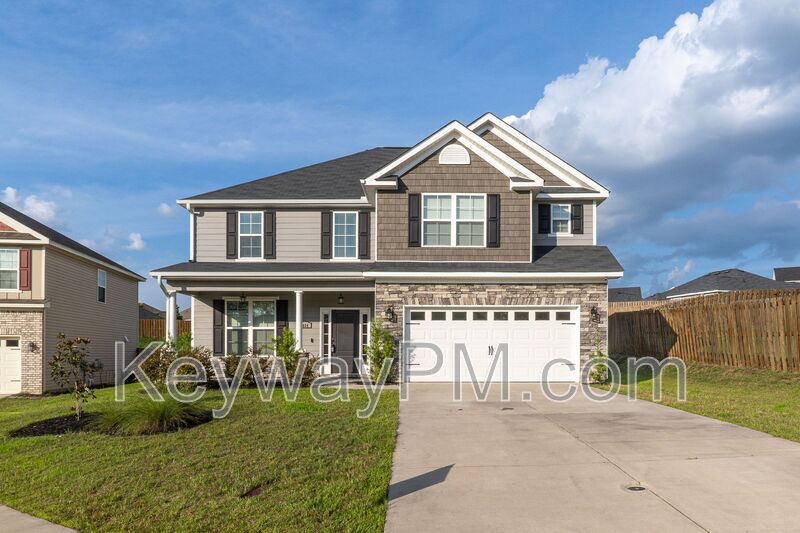 Augusta House: 634 Jensen Lane