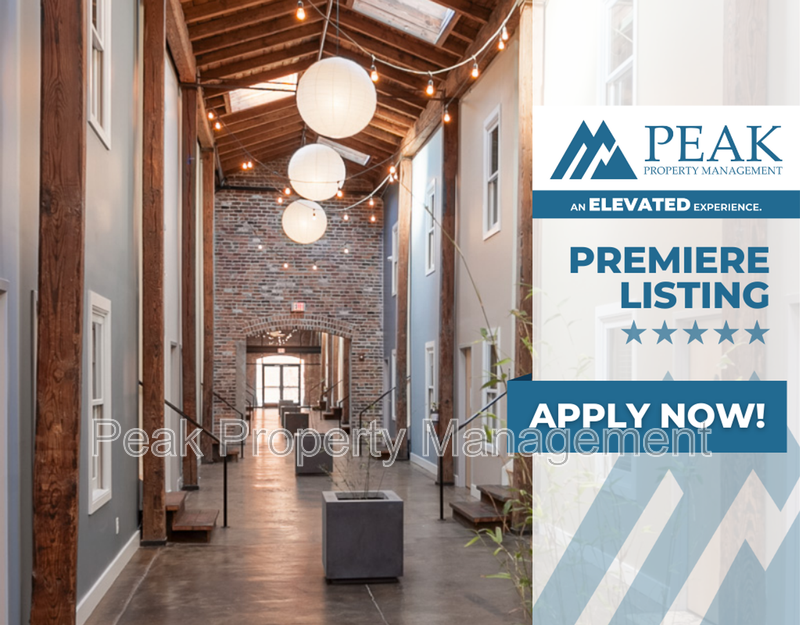 Petersburg House: 219 E Bank St