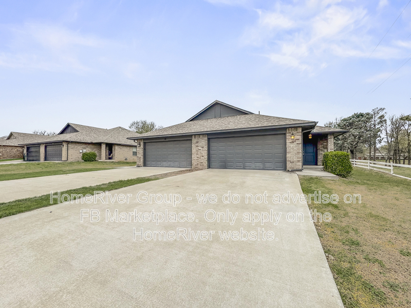 Midwest City Condo: 949 N Midwest Blvd