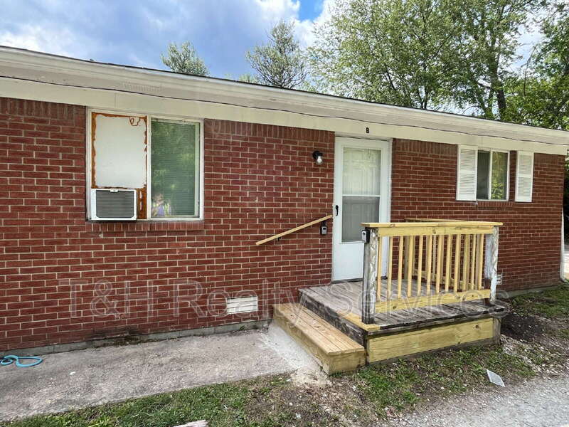 Indianapolis Condo: 8820 East 45th Street