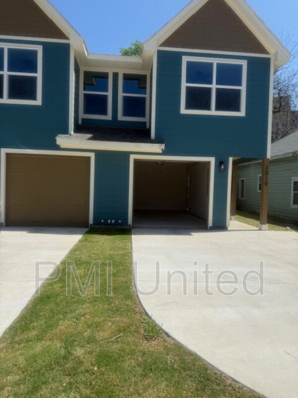 Fort Worth House: 2017 May St