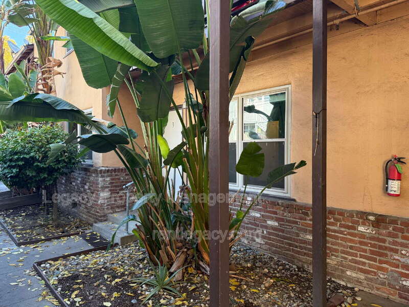 Sacramento Condo: 1715 H St