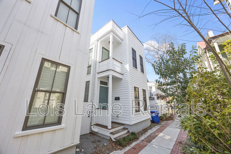 Charleston House: 11 Porters Court