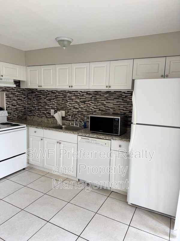 Cape Coral Condo: 4613 Skyline Boulevard