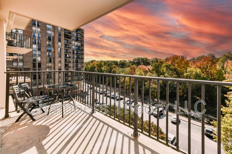 Arlington Condo: 4600 S Four Mile Run Dr