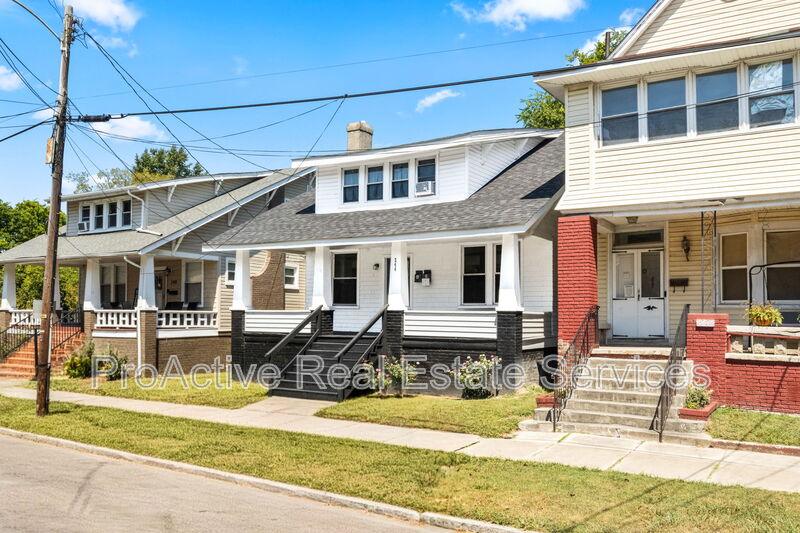 Norfolk Condo: 244 West 32nd Street - Unit 2