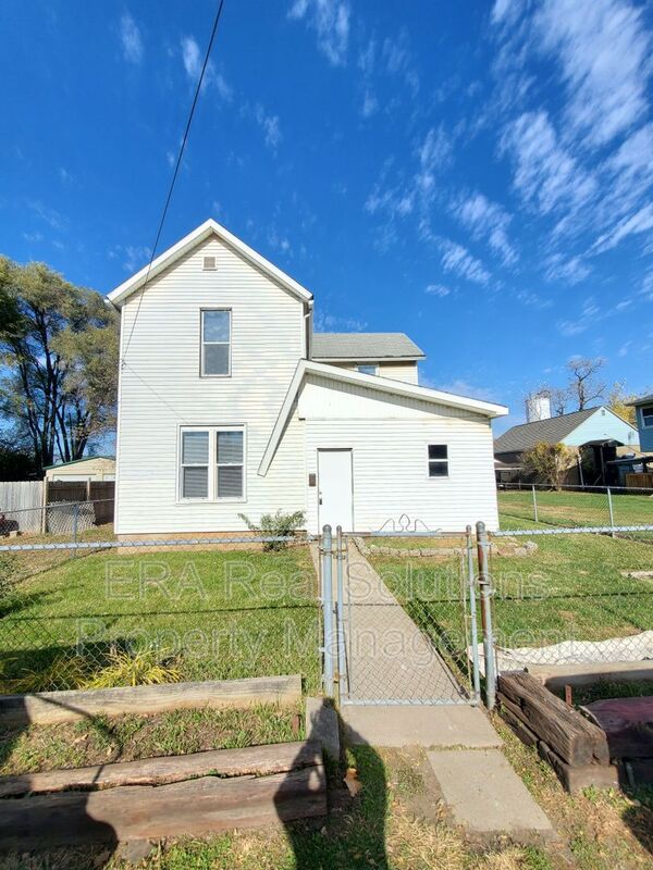 Columbus House: 464 Hosack St