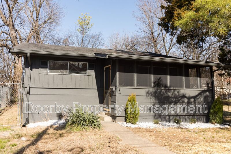 Chattanooga House: 1609 Oak St