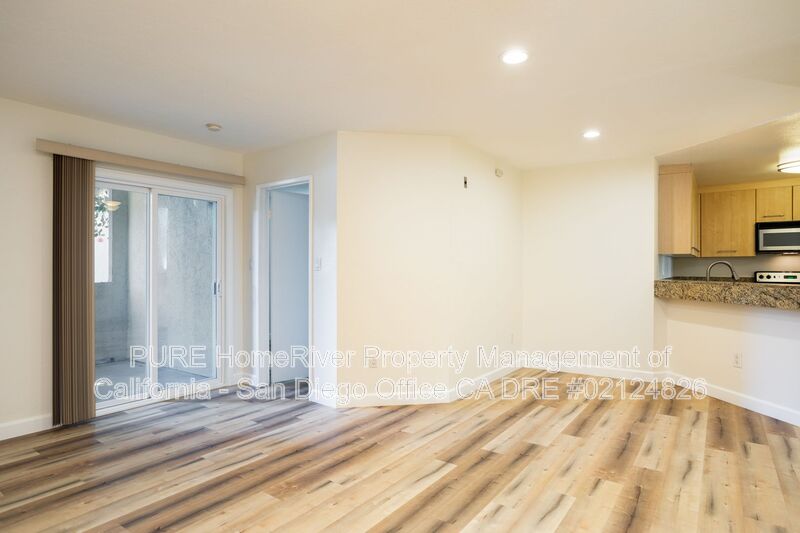 San Diego House: 7415 Charmant Dr