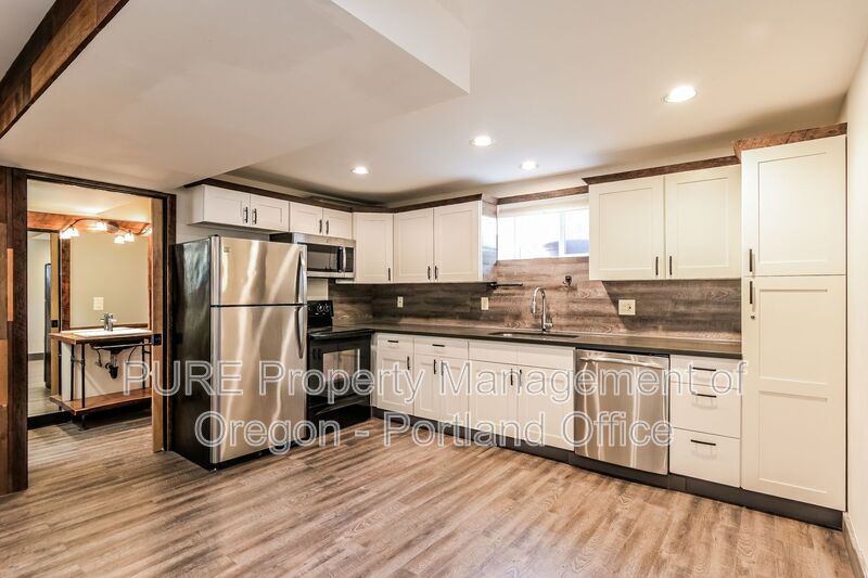 Portland Condo: 2324 N Watts St