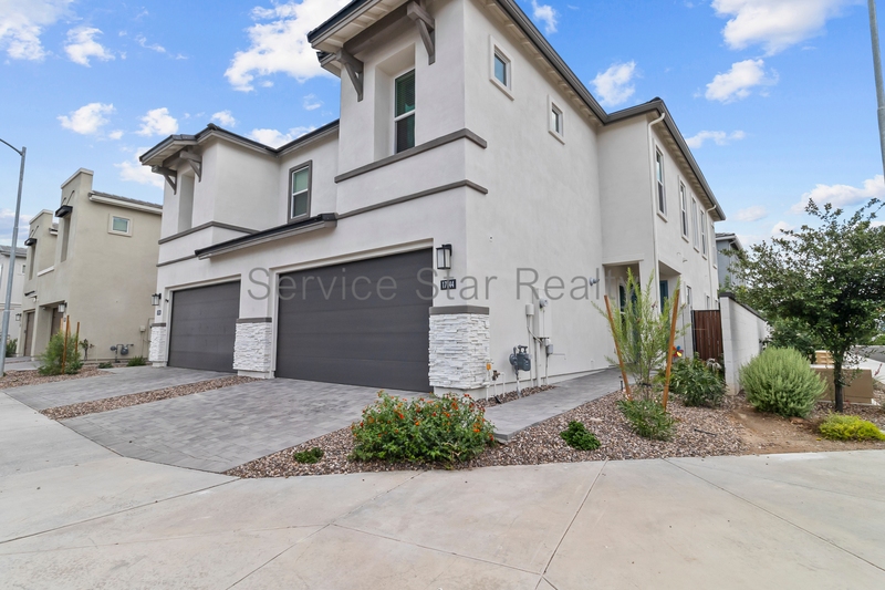 Scottsdale House: 17144 N 50th Pl