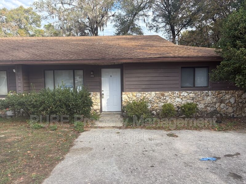 Ocala House: 3721 NE 41st St