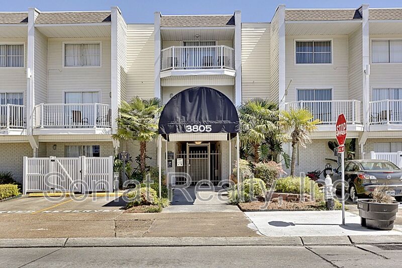 Metairie Condo: 3805 Houma Blvd.