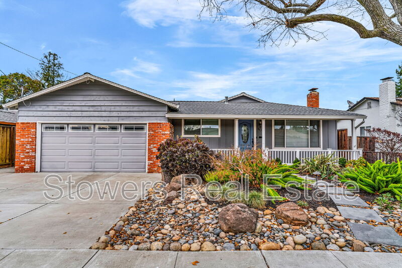 Livermore House: 3928 Dartmouth Way