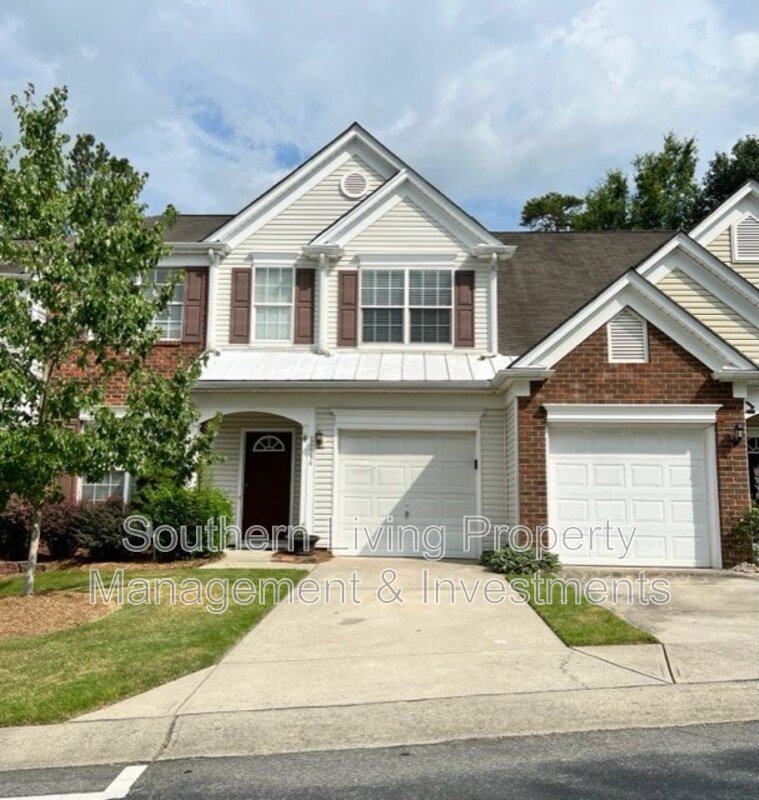Charlotte Townhome: 8214 Drakeview Court