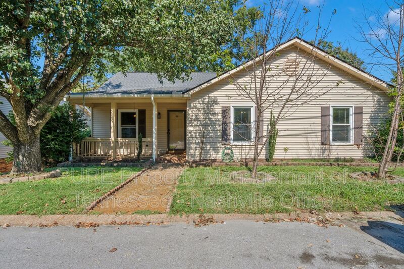 Nashville House: 5432 Village Way