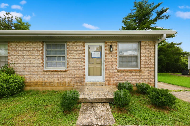 Lexington House: 3215 Aqueduct Drive