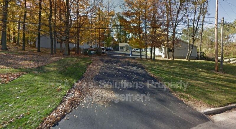 Hillsboro House: 743 S. East St.