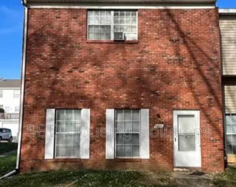Grandview Townhome: 6601 E 128th St
